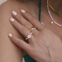 Load image into Gallery viewer, Lisa Flower Gold Bead Ring
