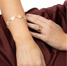 Load image into Gallery viewer, Ruta Flower Adjustable Ring Stainless Steel

