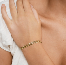 Load image into Gallery viewer, Alba Bismarck Chain Bracelet
