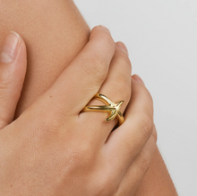 Load image into Gallery viewer, Joan Starfish Ring
