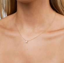 Load image into Gallery viewer, Essie Small Pearl Dangling Necklace

