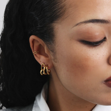 Load image into Gallery viewer, Emme Delicate Ear Cuff

