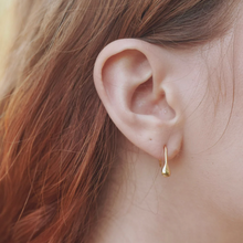 Load image into Gallery viewer, Ottilia Drop Earrings
