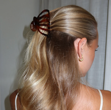 Load image into Gallery viewer, Alice Hair Clip
