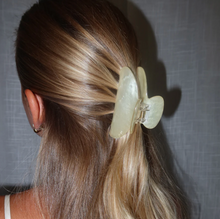 Load image into Gallery viewer, Molly Hair Clip
