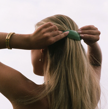 Load image into Gallery viewer, Elisabet Hair Clip
