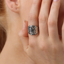 Load image into Gallery viewer, Yrsa Star Ring Stainless Steel
