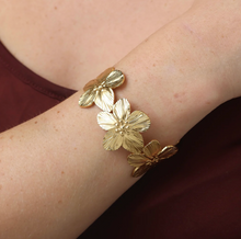 Load image into Gallery viewer, Alva Flower Bracelet Stainless Steel
