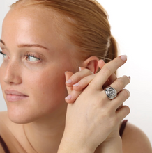 Load image into Gallery viewer, Ursula Shell Ring Stainless Steel
