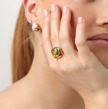 Load image into Gallery viewer, Ursula Shell Ring Stainless Steel
