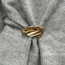 Load image into Gallery viewer, Leslie Abstract Brooch

