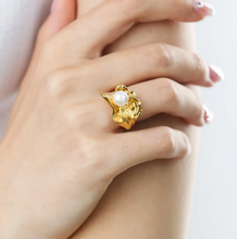 Load image into Gallery viewer, Lex Molten Pearl Ring Stainless Steel
