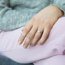 Load image into Gallery viewer, Big Chevron Ring
