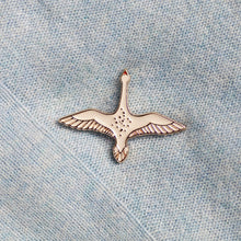 Load image into Gallery viewer, Swan Pin
