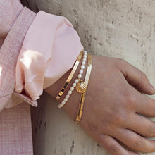 Load image into Gallery viewer, I Am Strong Bangle
