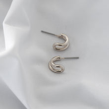 Load image into Gallery viewer, Two Rings Stud Earring Silver
