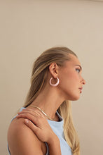 Load image into Gallery viewer, MARILYN PLASTIC HOOP EARRINGS PINK
