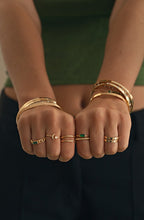 Load image into Gallery viewer, MAYA - CHUNKY CHAIN CRYSTAL GREEN RING

